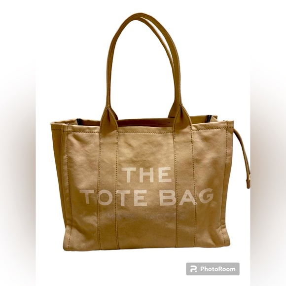 Marc Jacobs Handbags - EUC XL MARC JACOBS TOTE